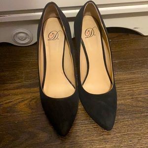 Faux leather 4” pumps